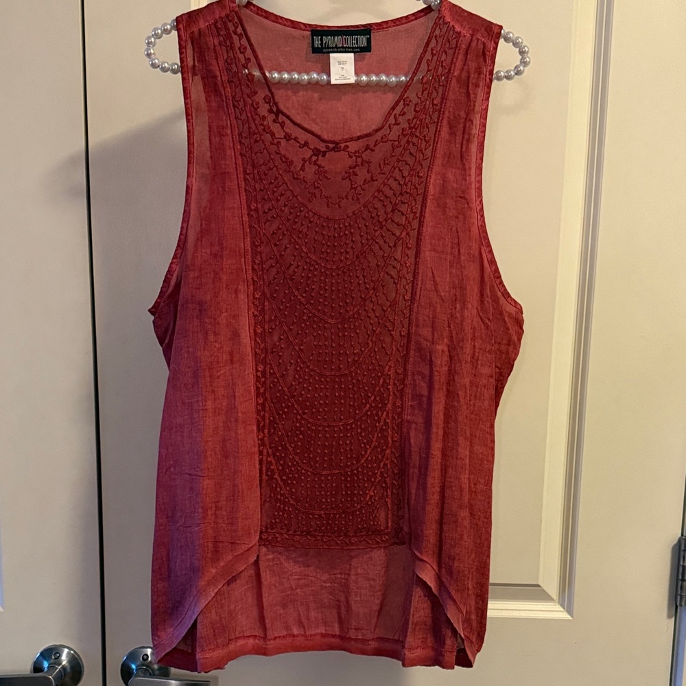 EUC The Pyramid Collection Gauzy Red Sleeveless Vest Top 100% Cotton Size Medium